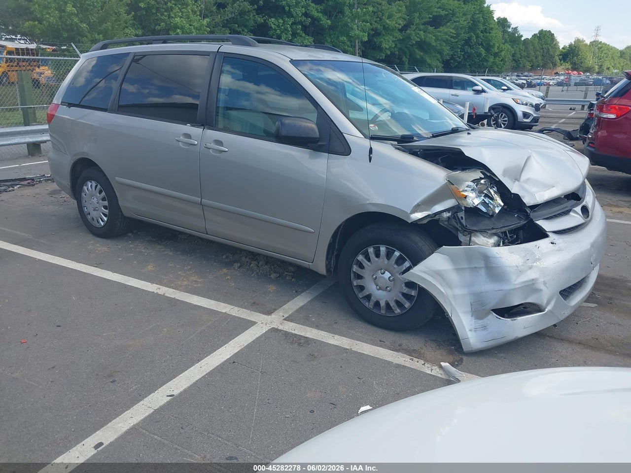 5TDZK23C17S****** · 2007 TOYOTA SIENNA LE