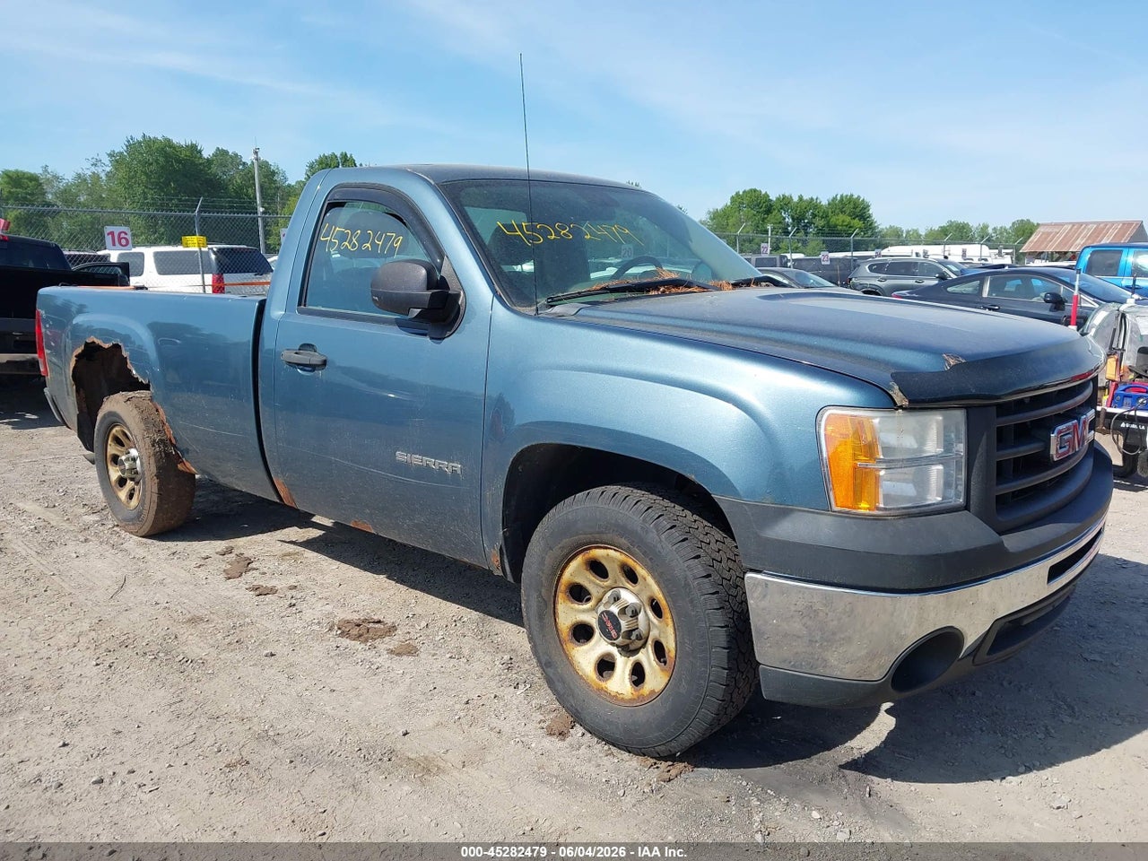 1GTPCTEX2AZ****** · 2010 GMC SIERRA 1500 WORK TRUCK