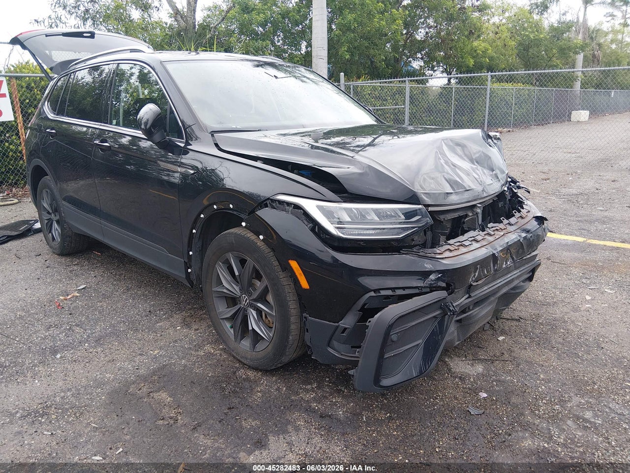 3VVNB7AX8PM****** · 2023 VOLKSWAGEN TIGUAN 2.0T SE