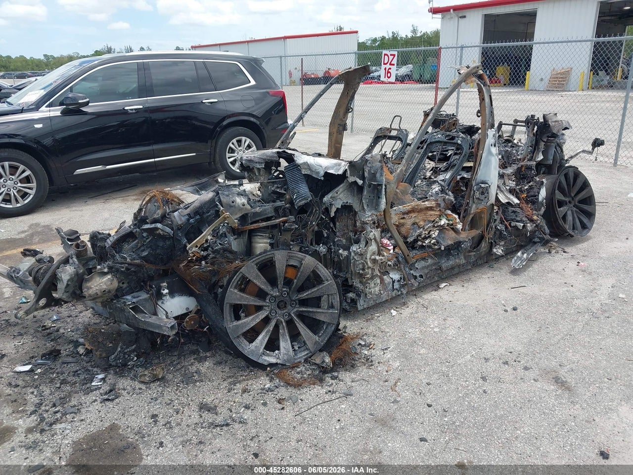 2022 TESLA MODEL X PLAID TRI MOTOR ALL-WHEEL DRIVE · 2/10