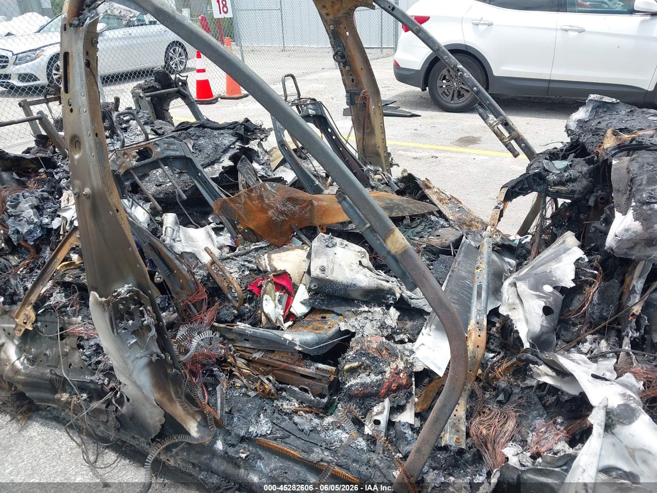 2022 TESLA MODEL X PLAID TRI MOTOR ALL-WHEEL DRIVE · 5/10
