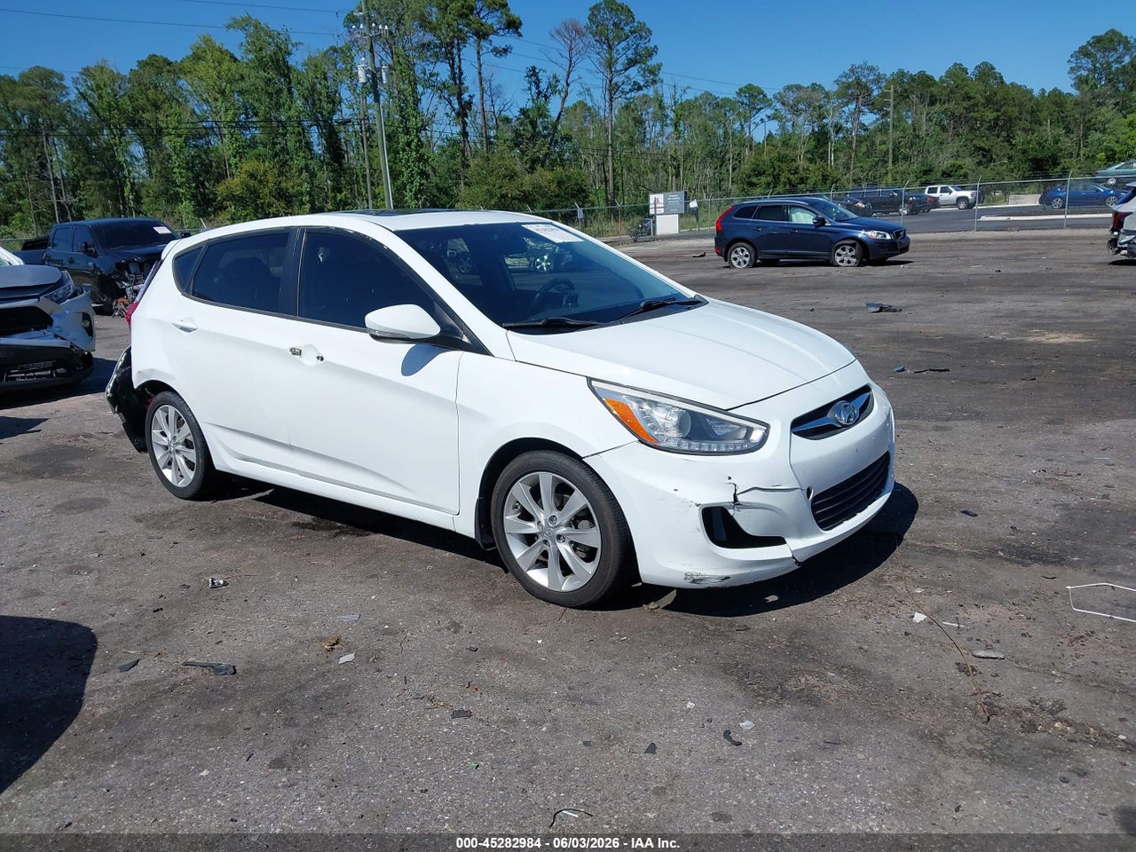 KMHCU5AE7EU****** · 2014 HYUNDAI ACCENT SE