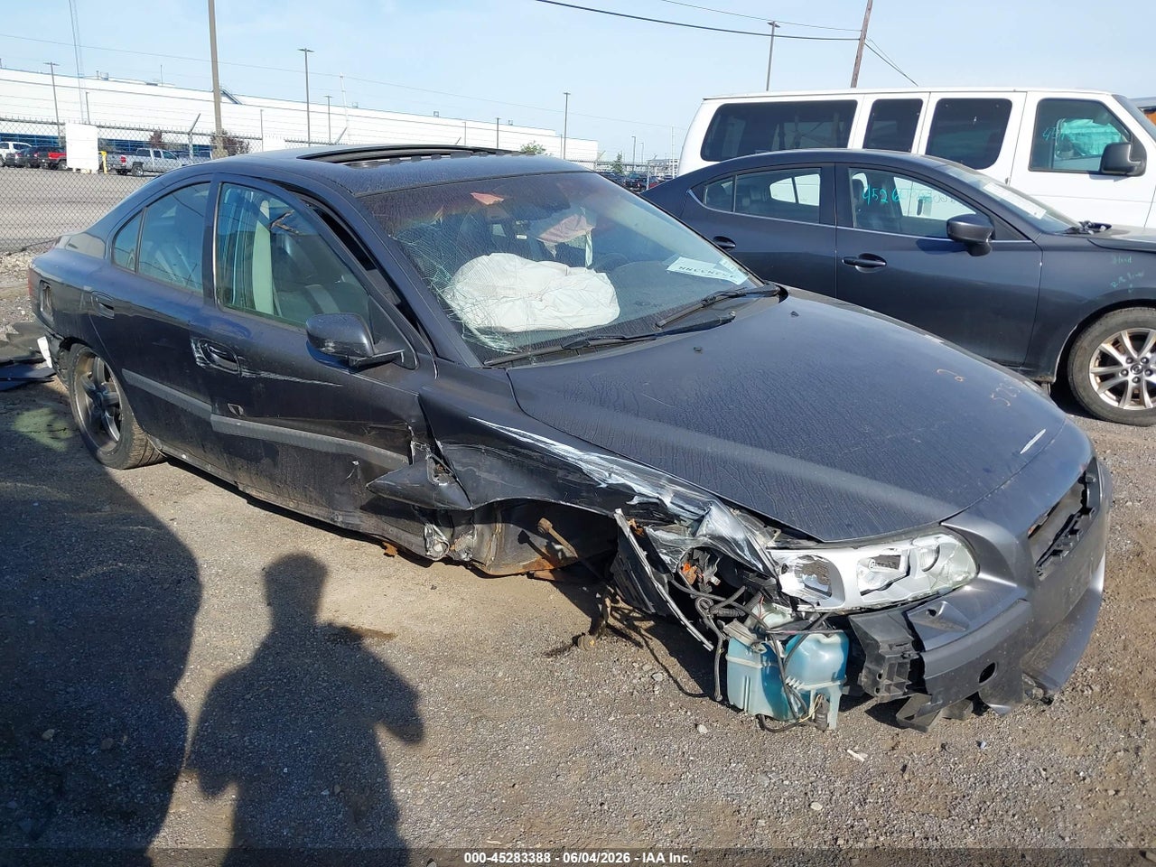 YV1RH52Y842****** · 2004 VOLVO S60 R