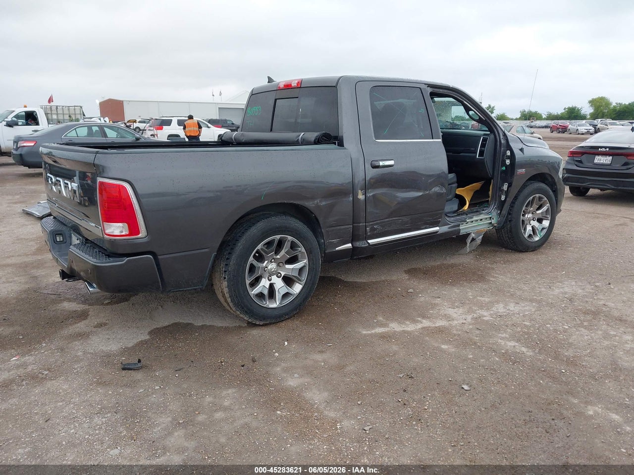 2017 RAM 1500 LIMITED  4X2 5'7 BOX · 4/11