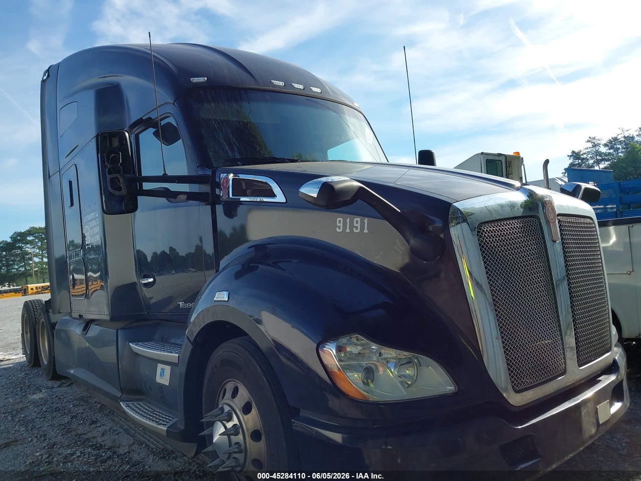 1XKYDP9X1KJ****** · 2019 KENWORTH T680