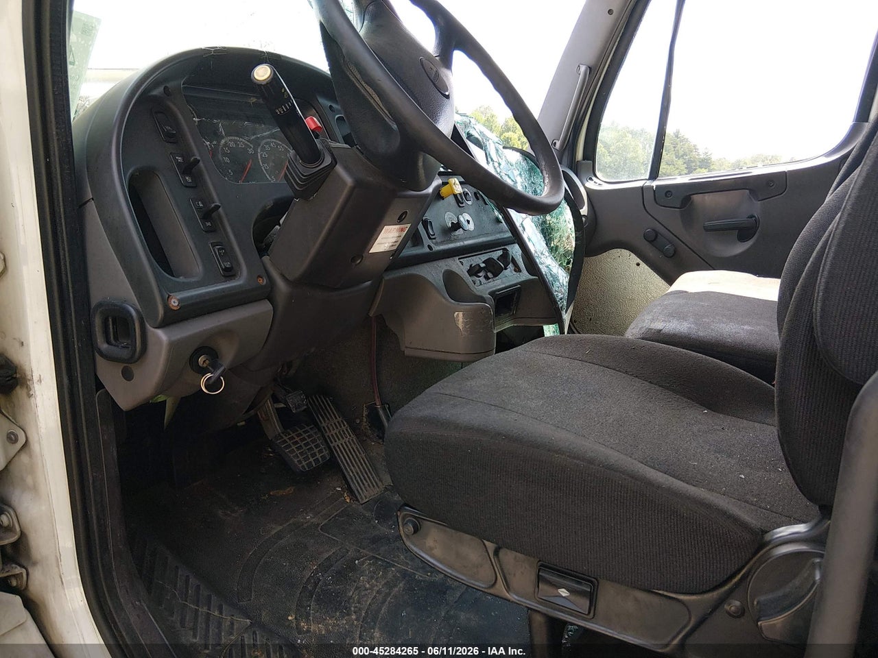 3ALACWDT8HD****** · 2017 FREIGHTLINER M2 106 · 7/11