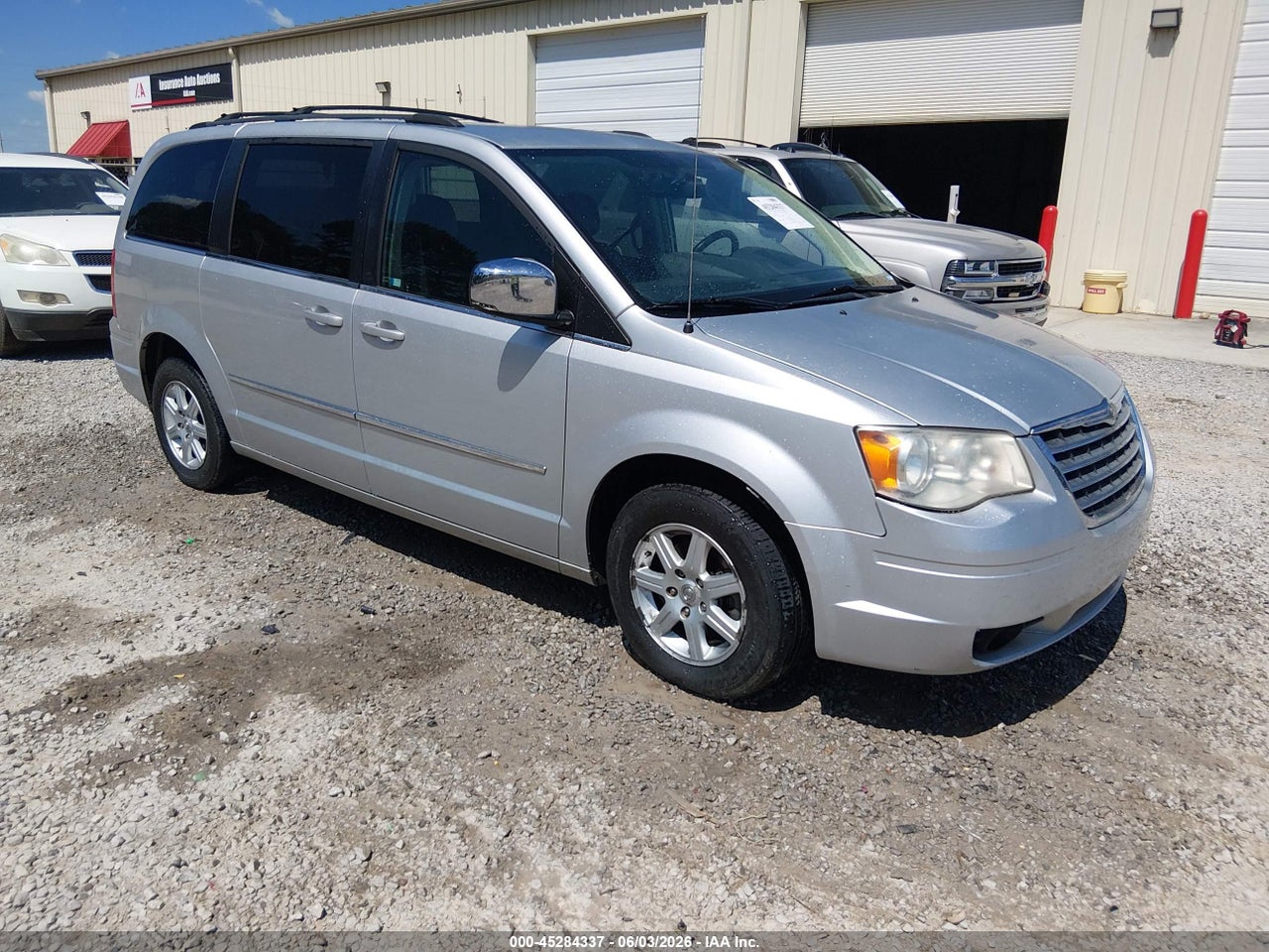 2A4RR8DX1AR****** · 2010 CHRYSLER TOWN &amp; COUNTRY TOURING PLUS
