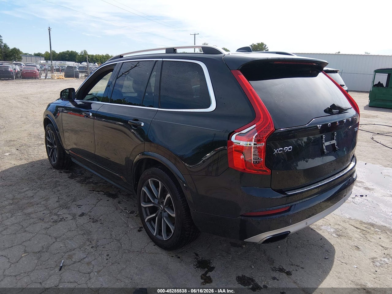 2016 VOLVO XC90 T6 MOMENTUM · 3/11