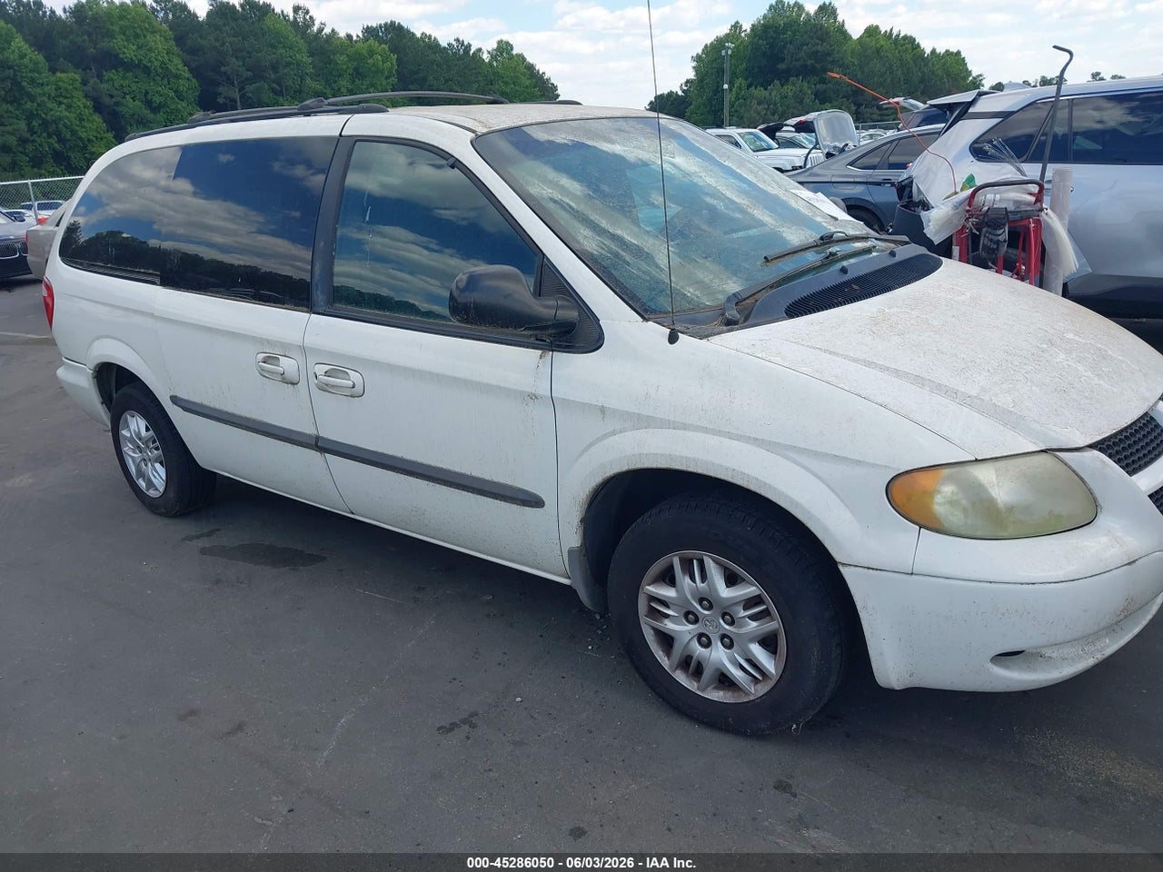 2B4GP44332R****** · 2002 DODGE GRAND CARAVAN SPORT