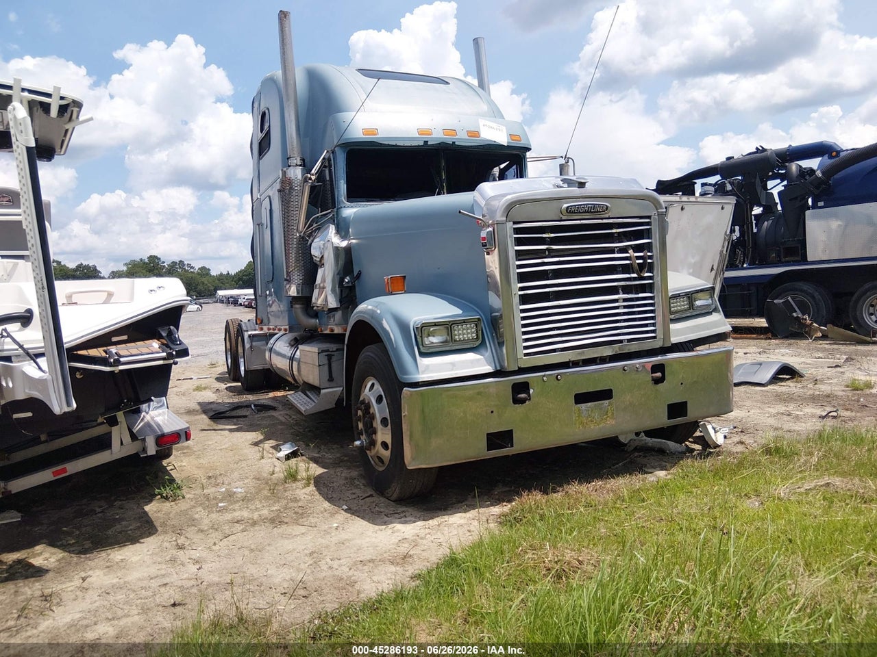 1FUJAPAV97D****** · 2007 FREIGHTLINER CONVENTIONAL FLD132 XL CLASSIC
