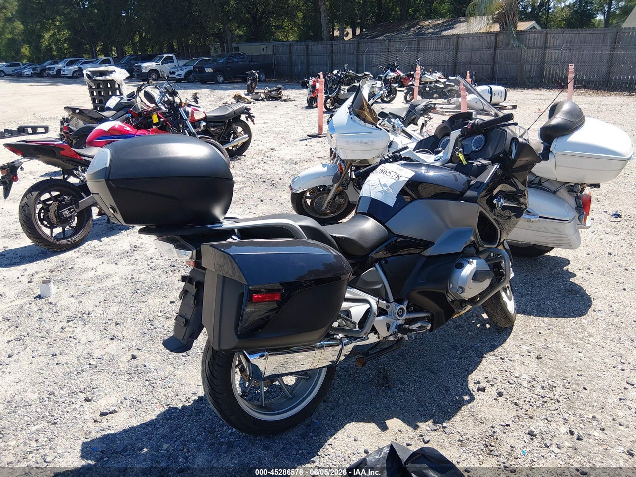 2017 BMW R1200 RT · 4/11
