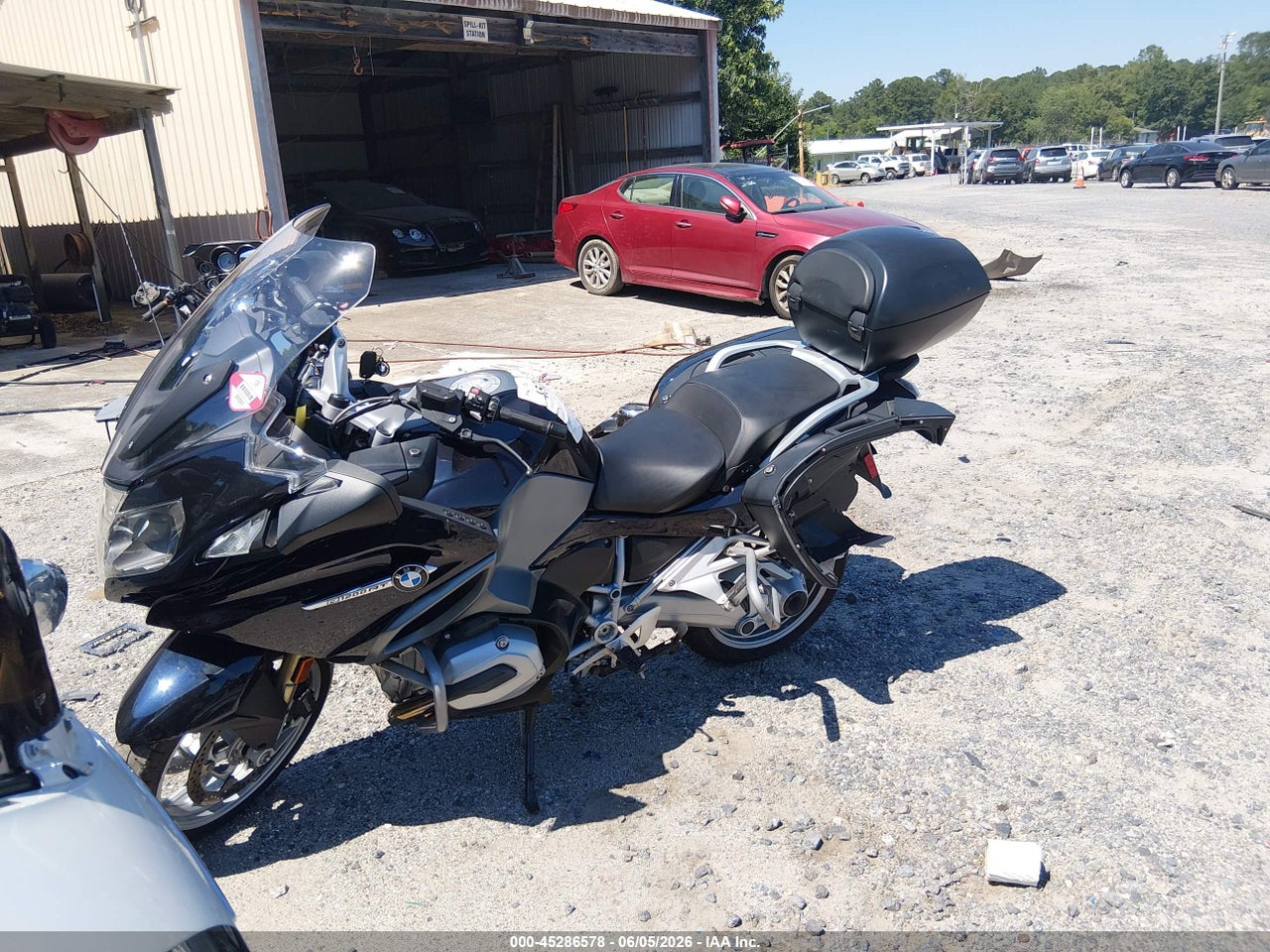 2017 BMW R1200 RT · 2/11