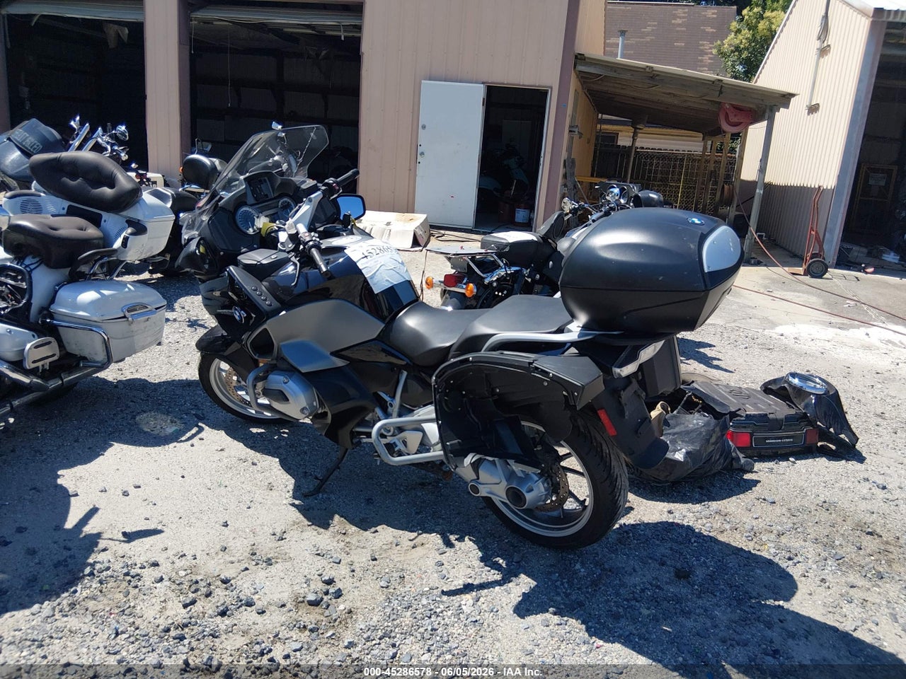 2017 BMW R1200 RT · 3/11