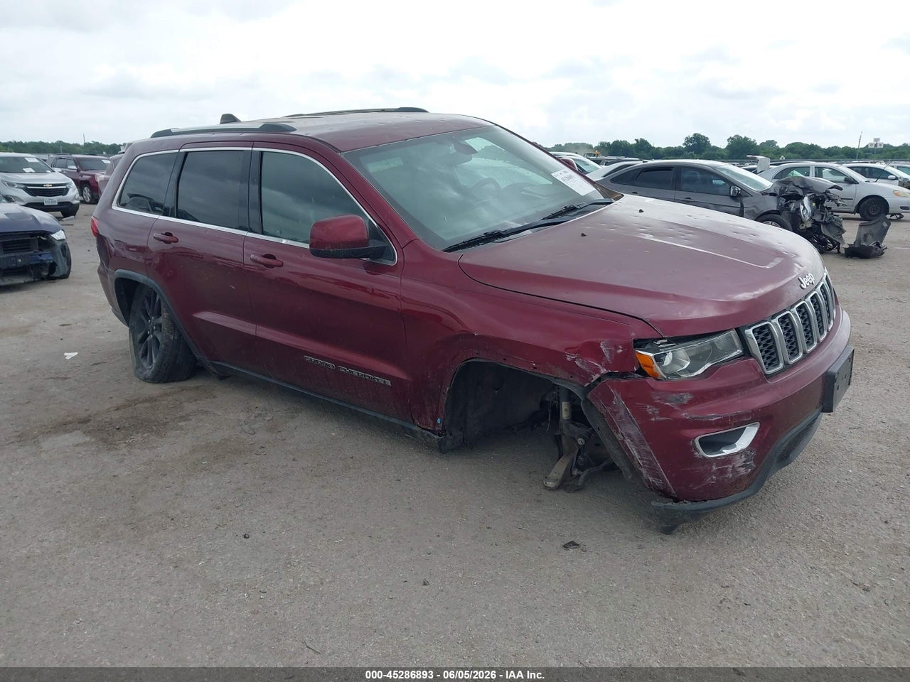 1C4RJEAG0JC****** · 2018 JEEP GRAND CHEROKEE LAREDO E 4X2