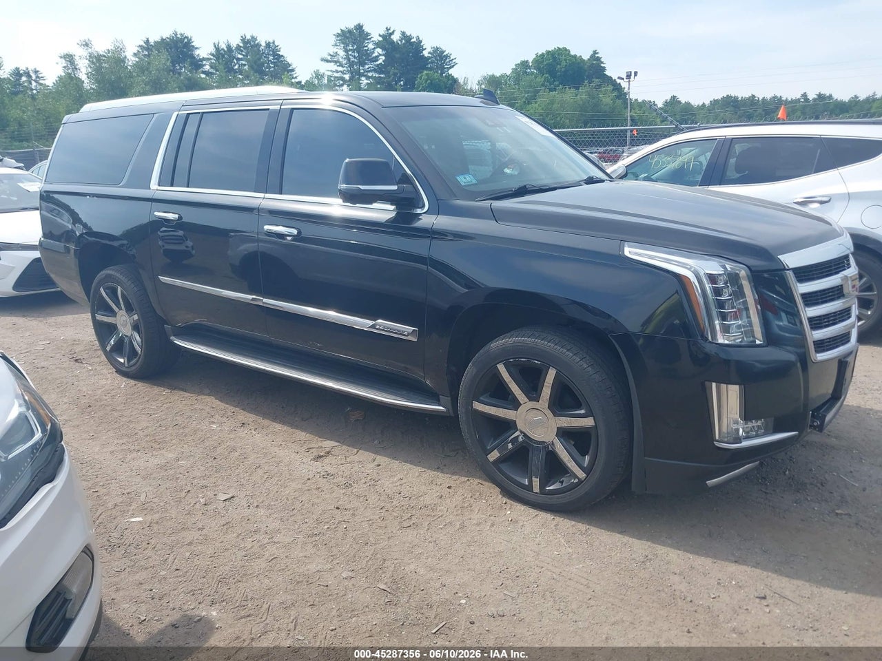 1GYS4HKJ1GR****** · 2016 CADILLAC ESCALADE ESV LUXURY COLLECTION