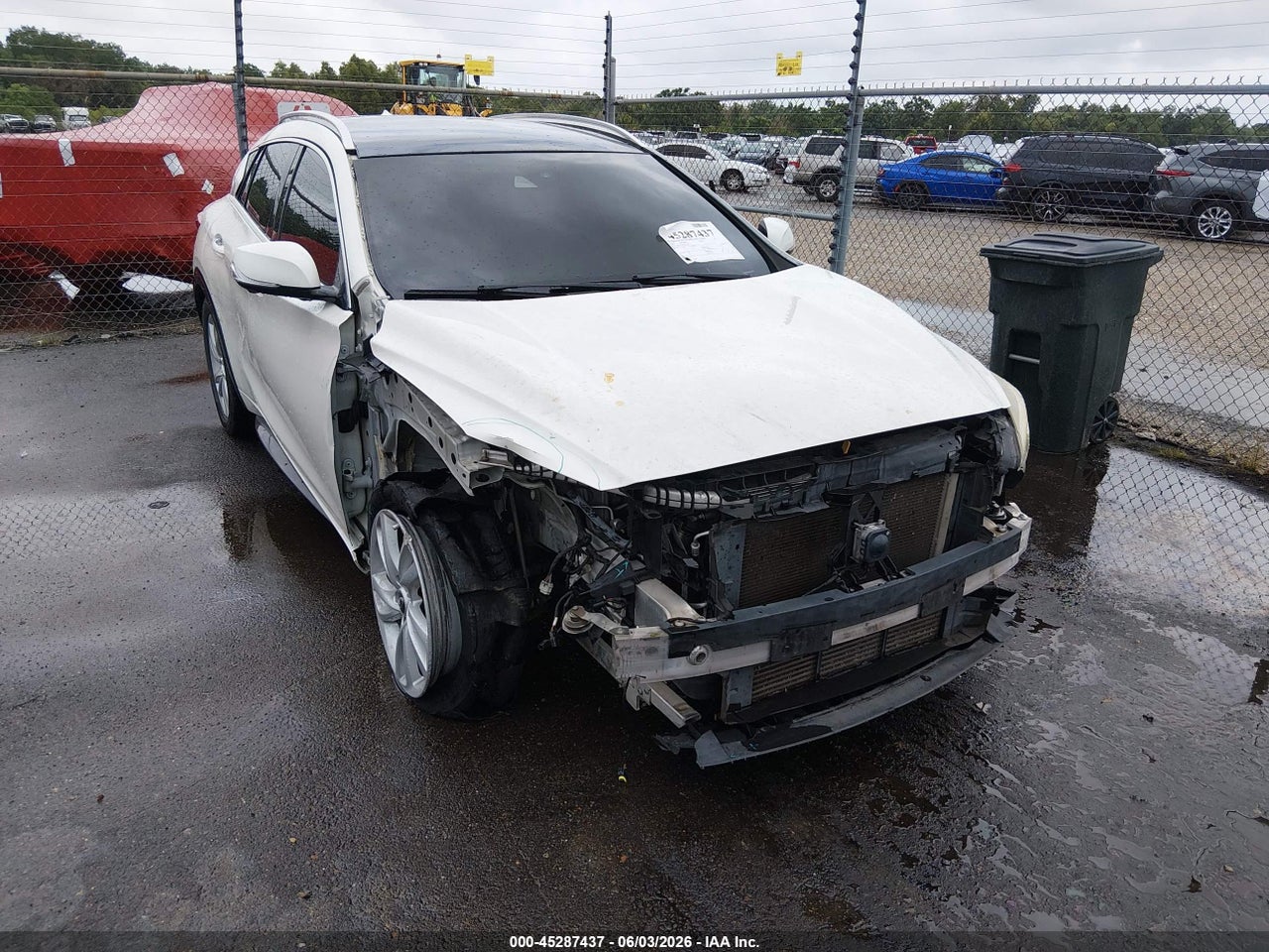 SJKCH5CP8JA****** · 2018 INFINITI QX30 PREMIUM
