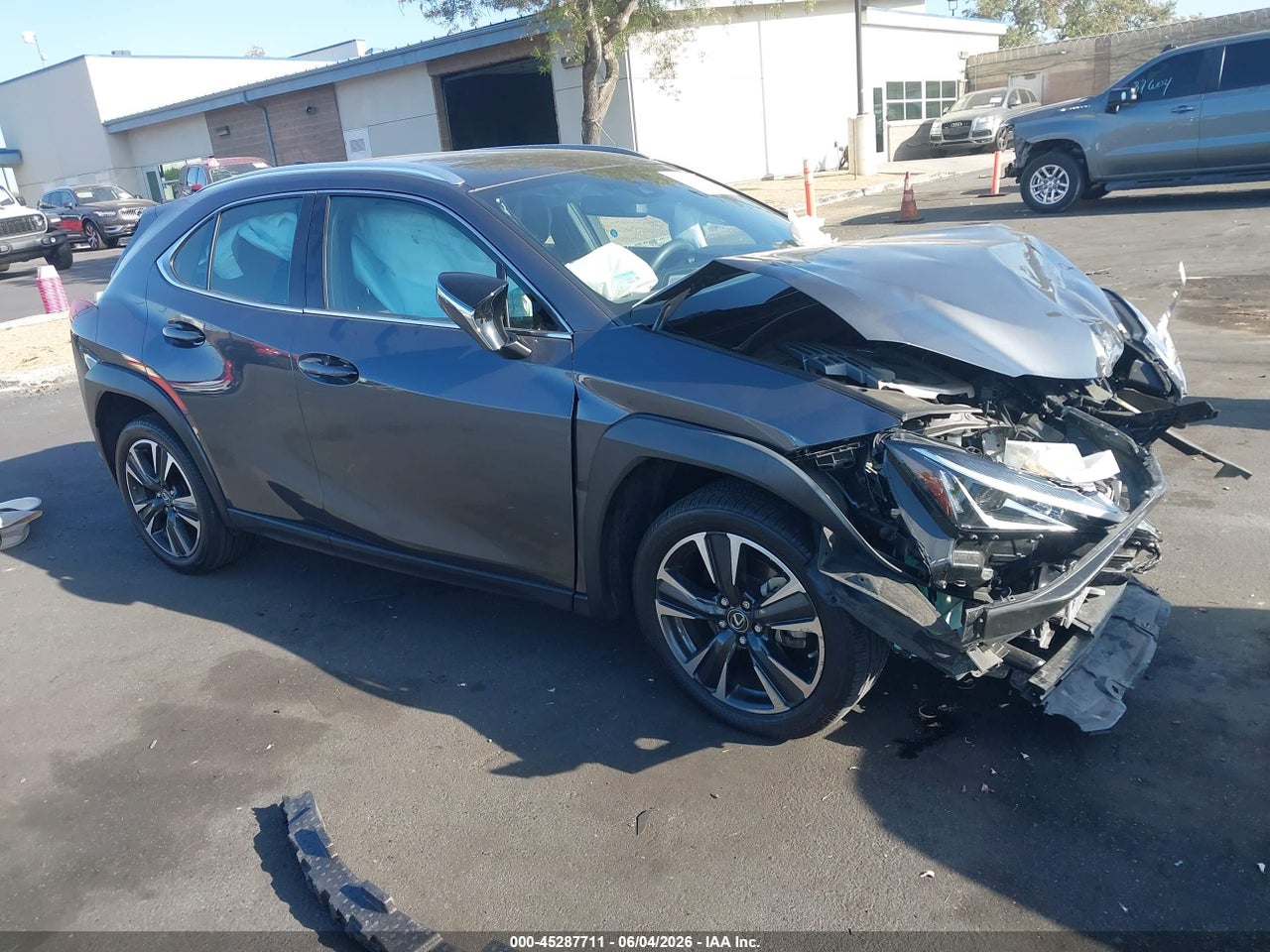 JTHX3JBH5N2****** · 2022 LEXUS UX 200