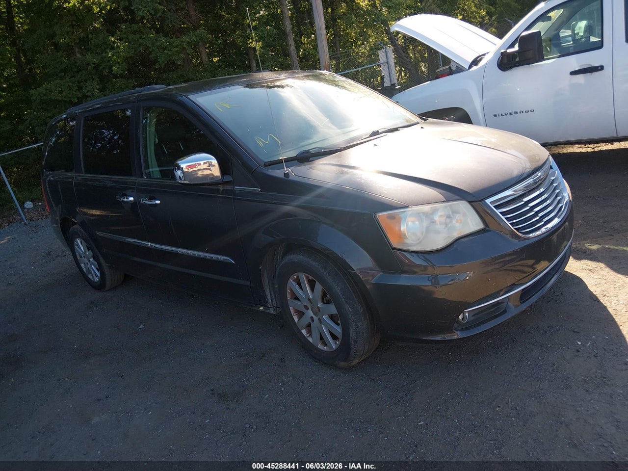 2A4RR8DG4BR****** · 2011 CHRYSLER TOWN &amp; COUNTRY TOURING-L