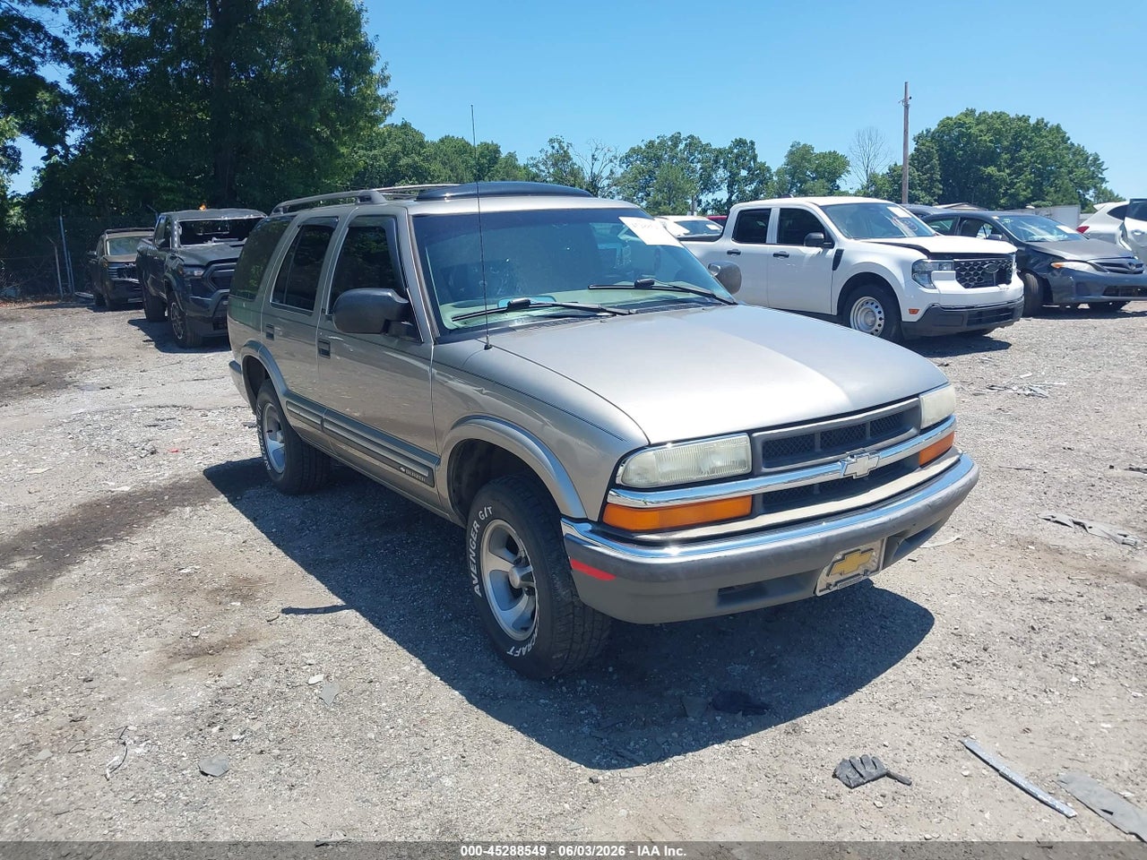 1GNCS13W112****** · 2001 CHEVROLET BLAZER LS