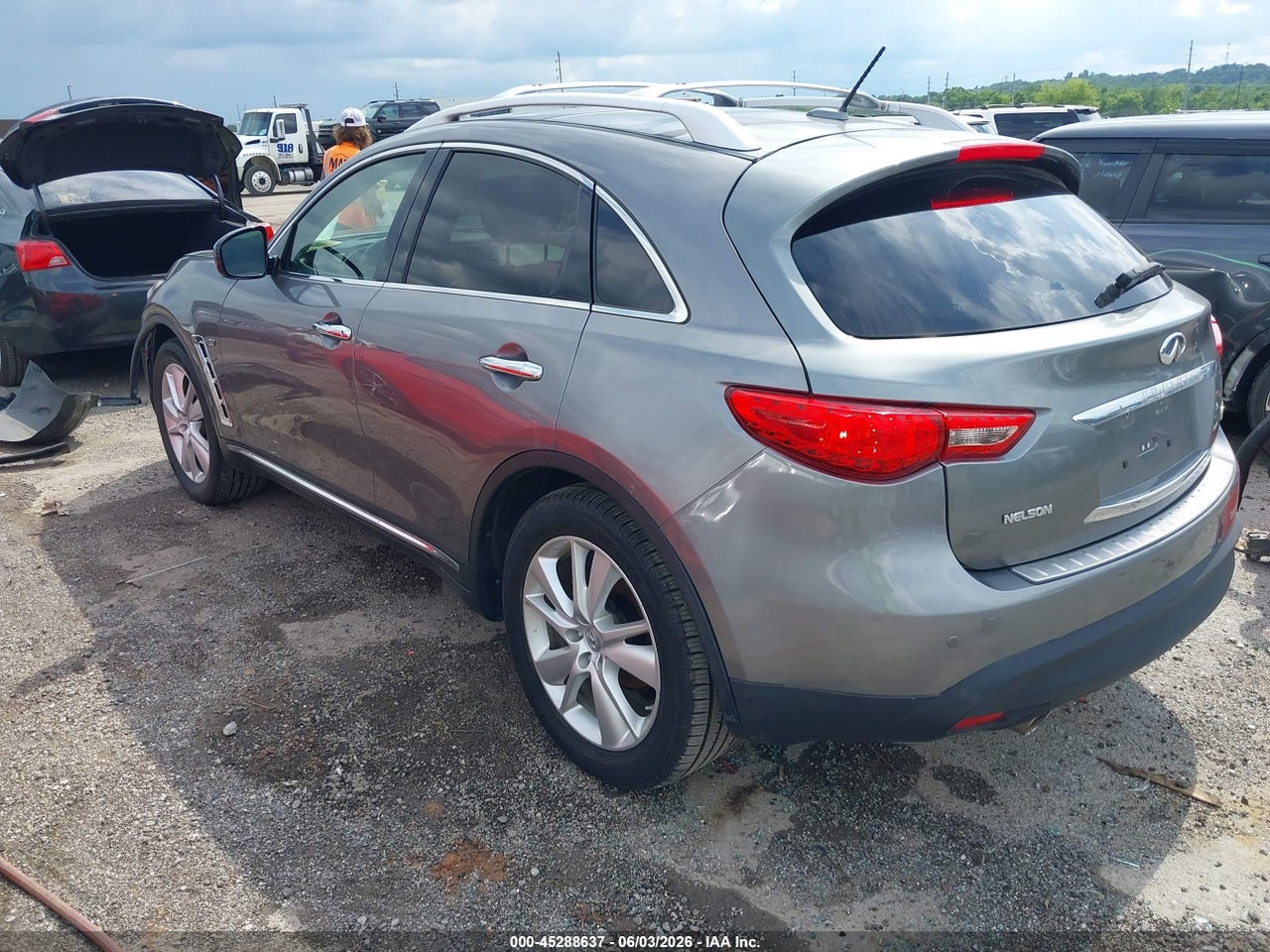 2015 INFINITI QX70 · 3/11