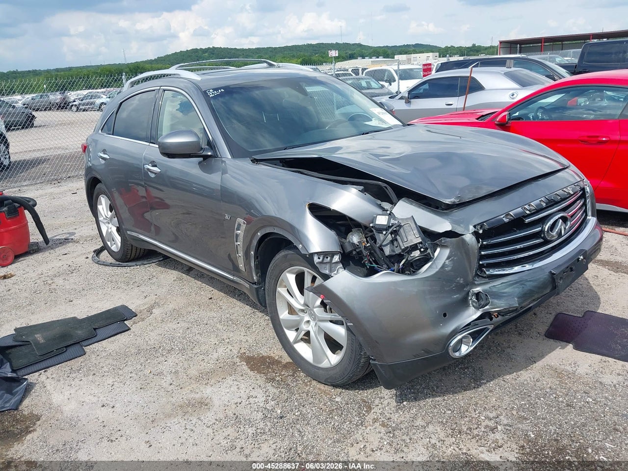 2015 INFINITI QX70