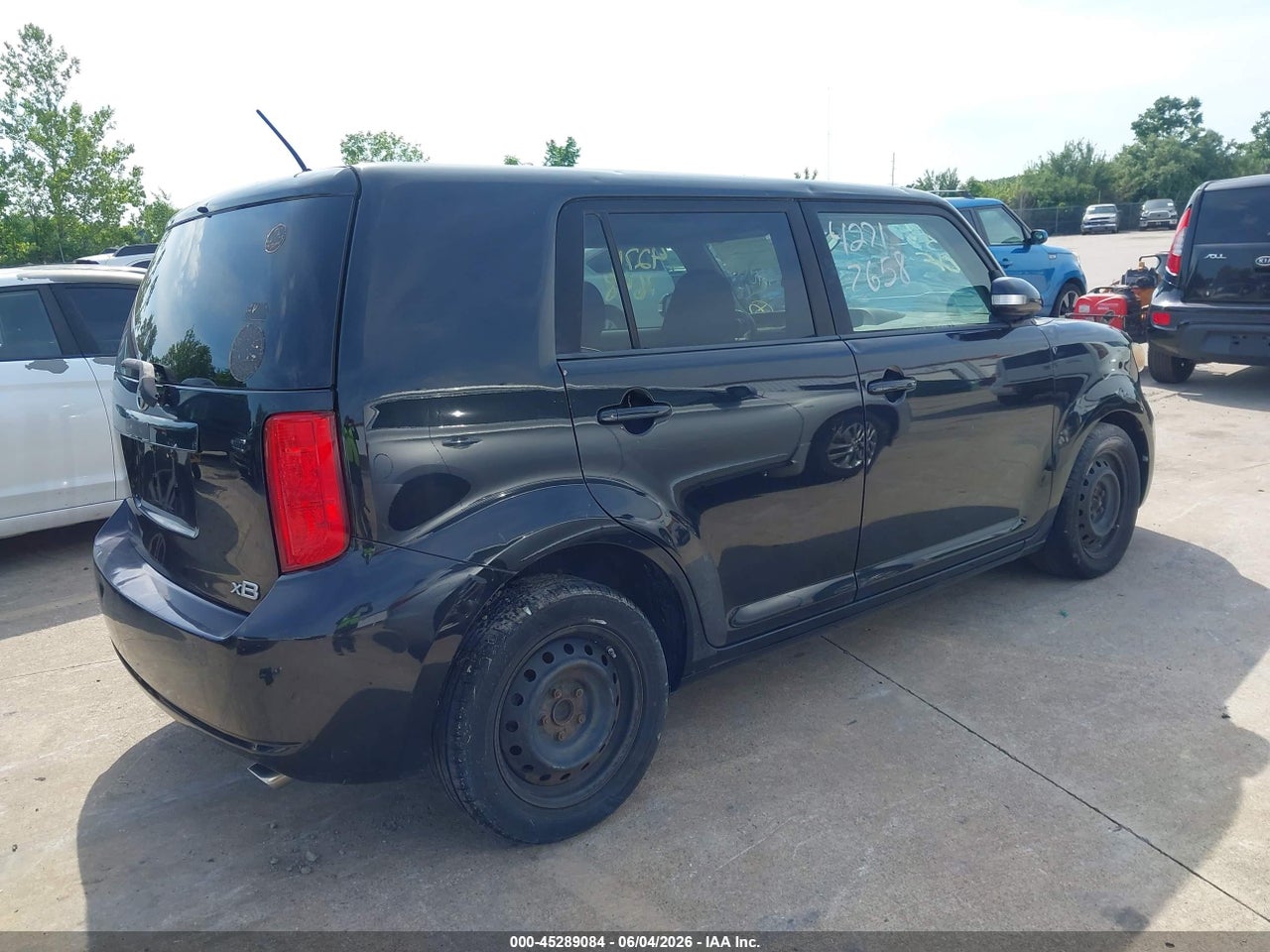 2009 SCION XB   · 4/11