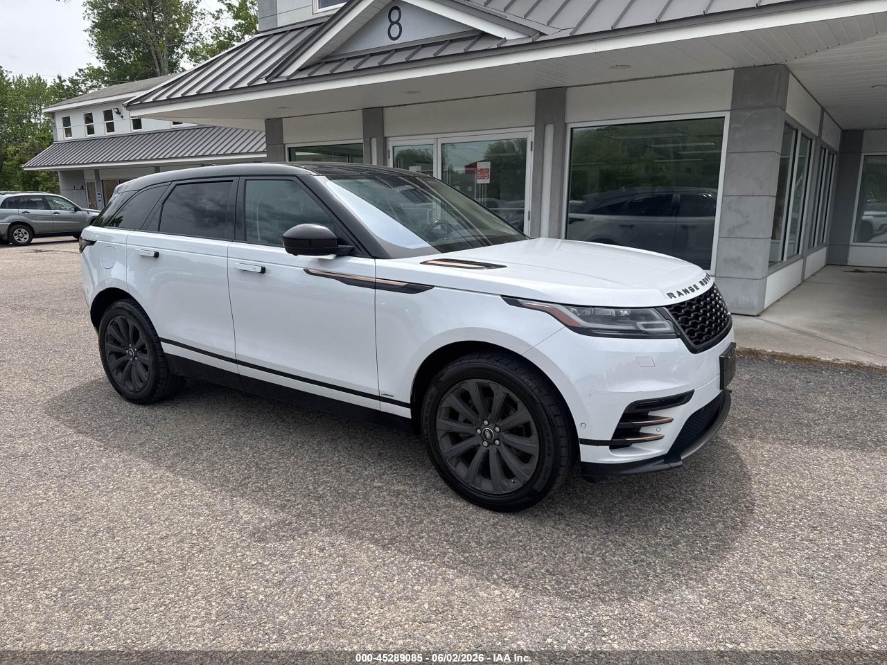 SALYL2EX7KA****** · 2019 LAND ROVER RANGE ROVER VELAR P250 R-DYNAMIC SE