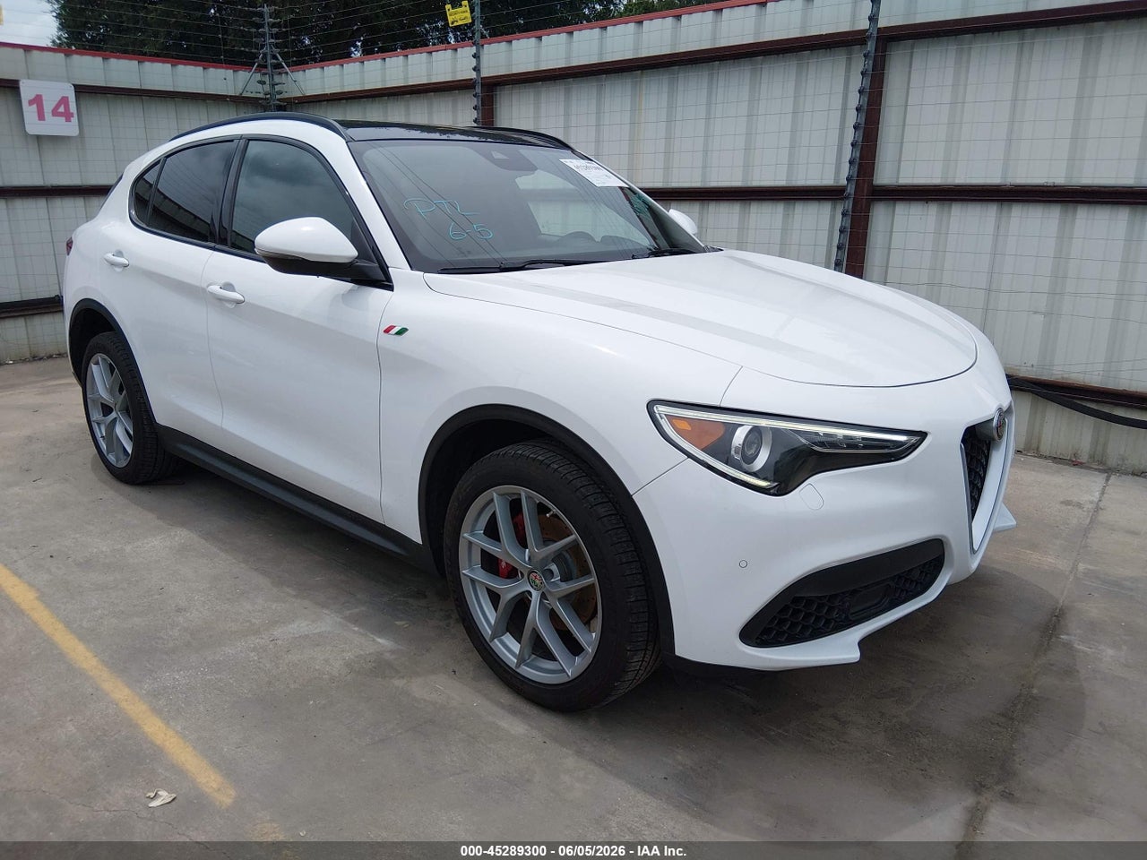 ZASFAKNN5J7****** · 2018 ALFA ROMEO STELVIO TI SPORT AWD