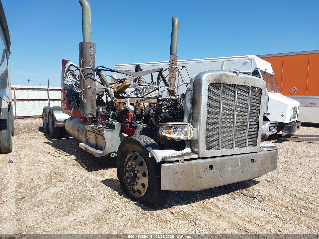 1XPXD49X5JD****** · 2018 PETERBILT 389