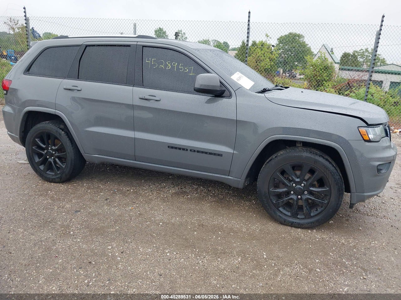 1C4RJFAG5KC****** · 2019 JEEP GRAND CHEROKEE LAREDO