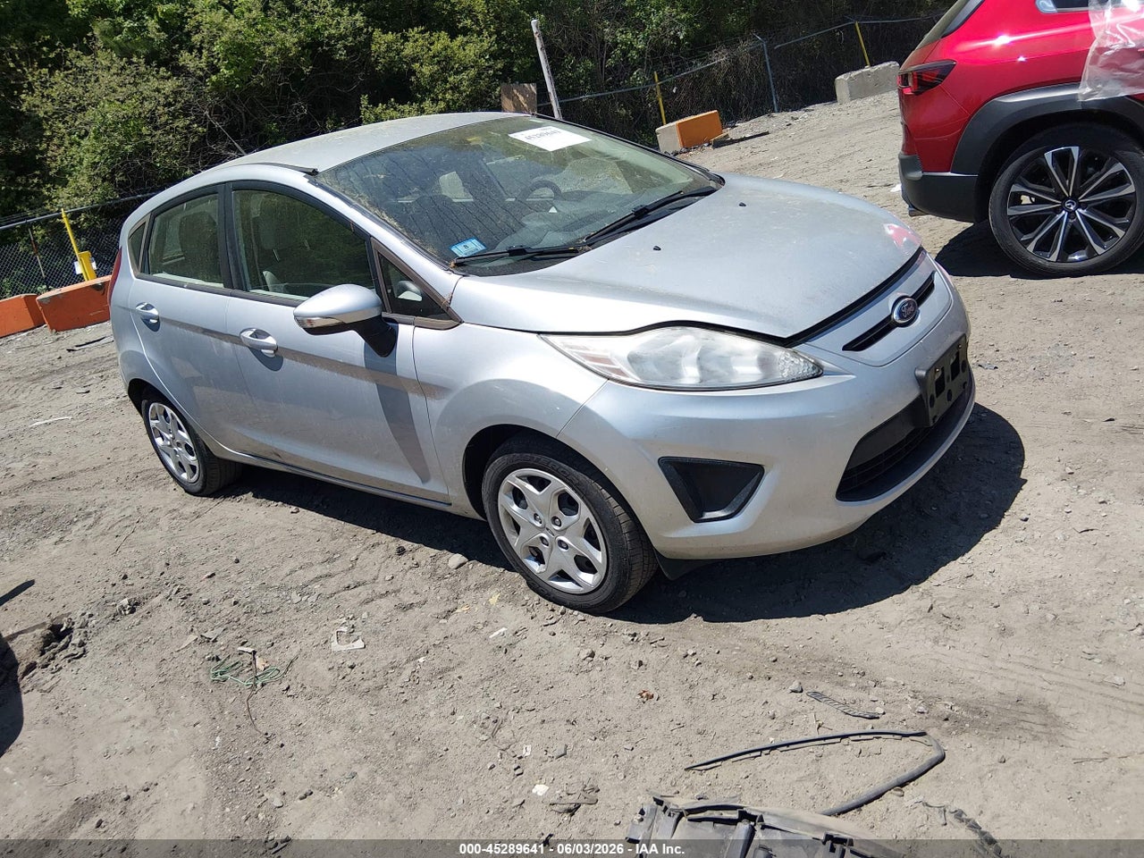 3FADP4EJ3DM****** · 2013 FORD FIESTA SE