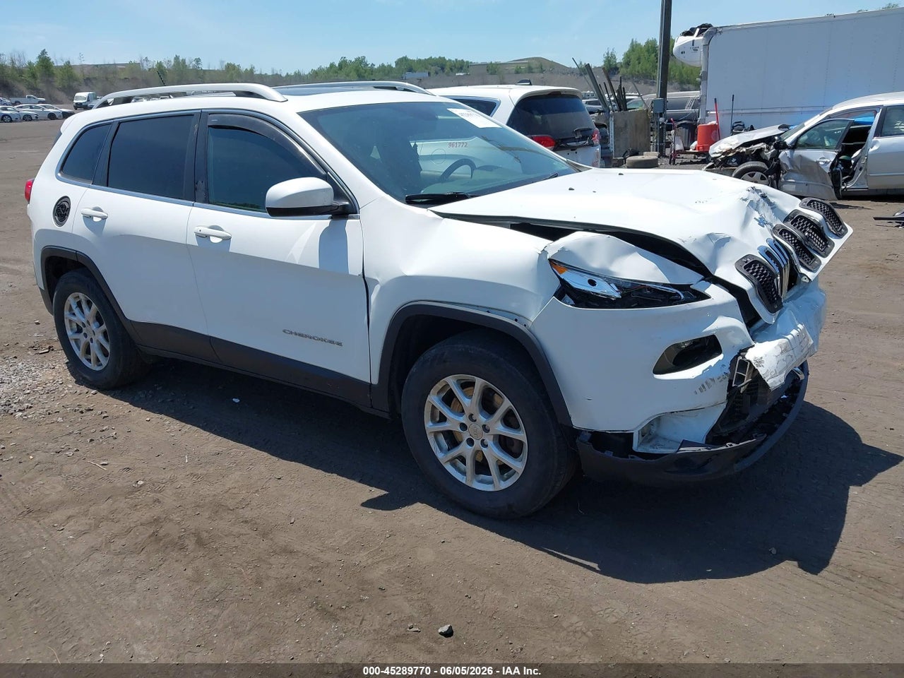 1C4PJMLX2JD****** · 2018 JEEP CHEROKEE LATITUDE PLUS 4X4