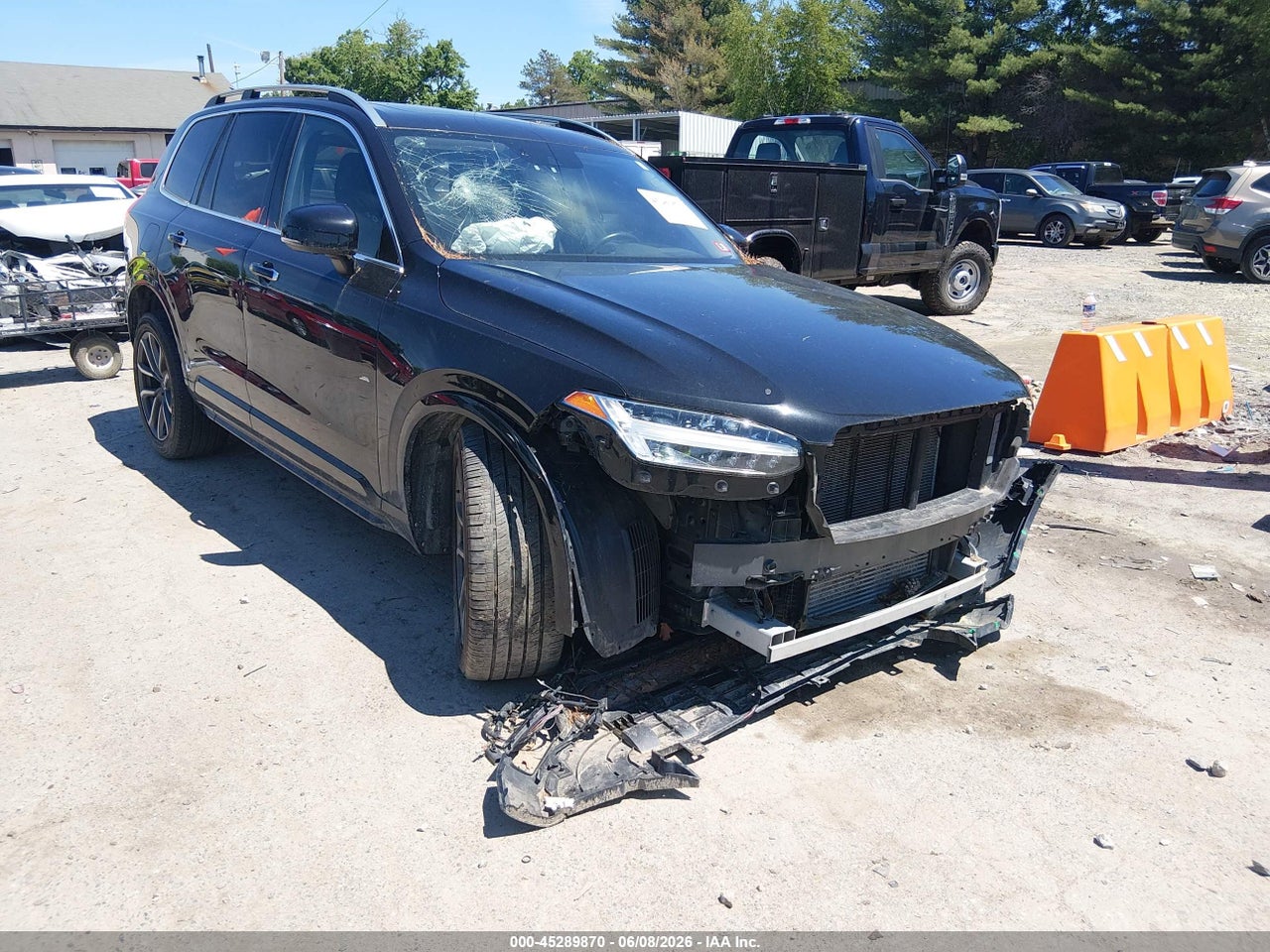 YV4A22PK3J1****** · 2018 VOLVO XC90 T6 MOMENTUM