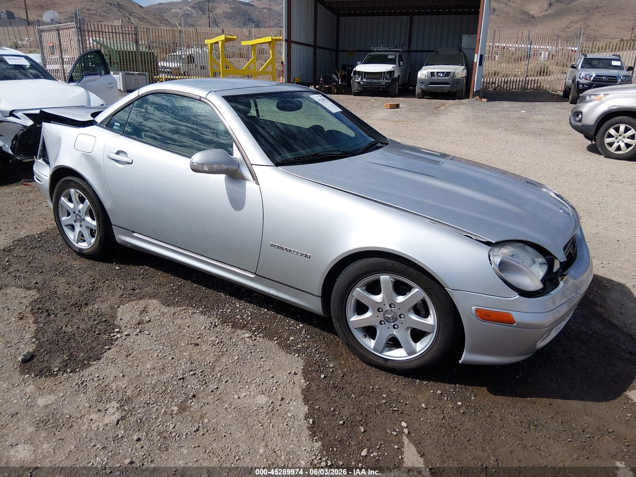 WDBKK49F32F****** · 2002 MERCEDES-BENZ SLK 230 KOMPRESSOR