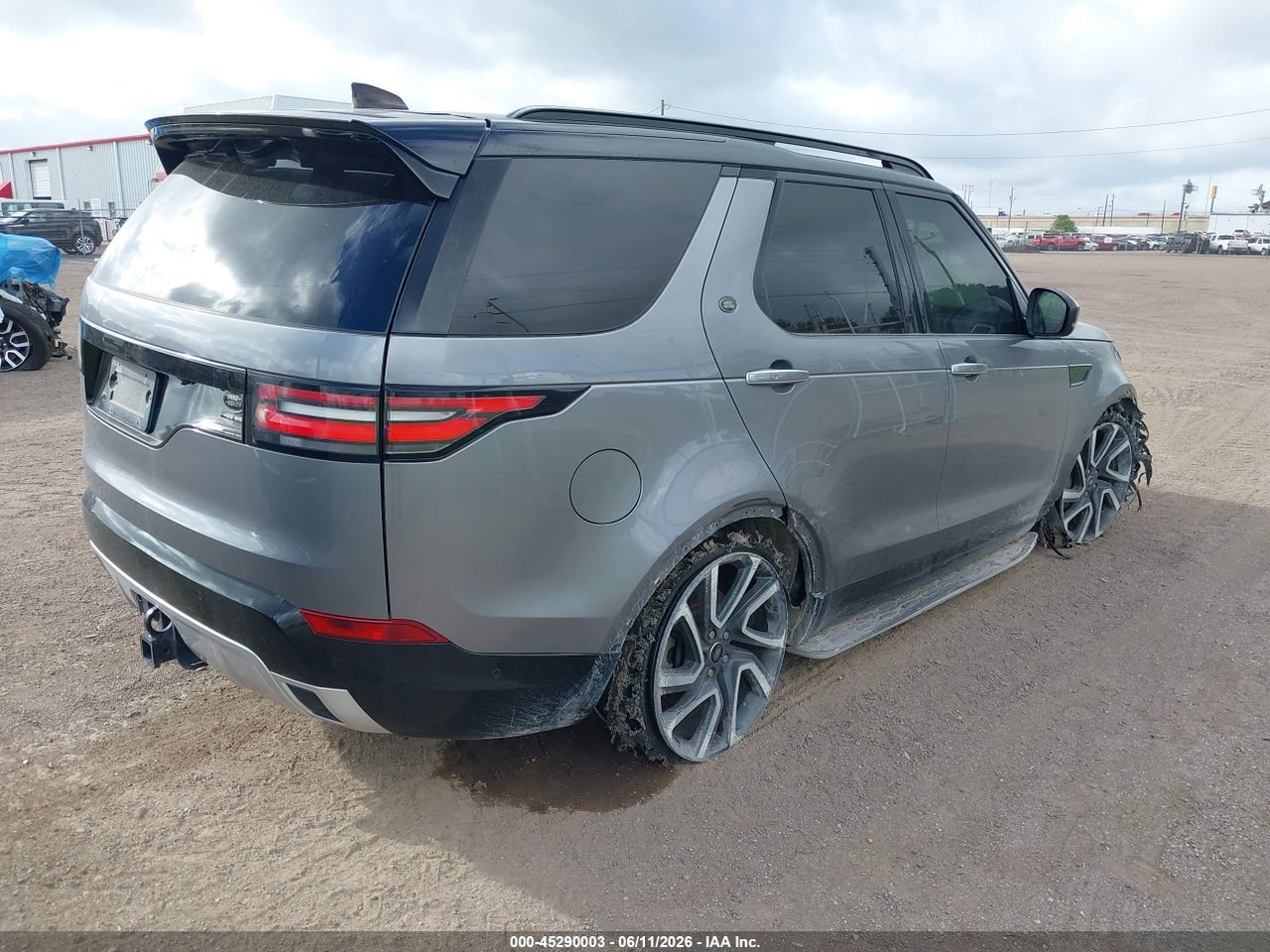 2020 LAND ROVER DISCOVERY HSE LUXURY · 4/10