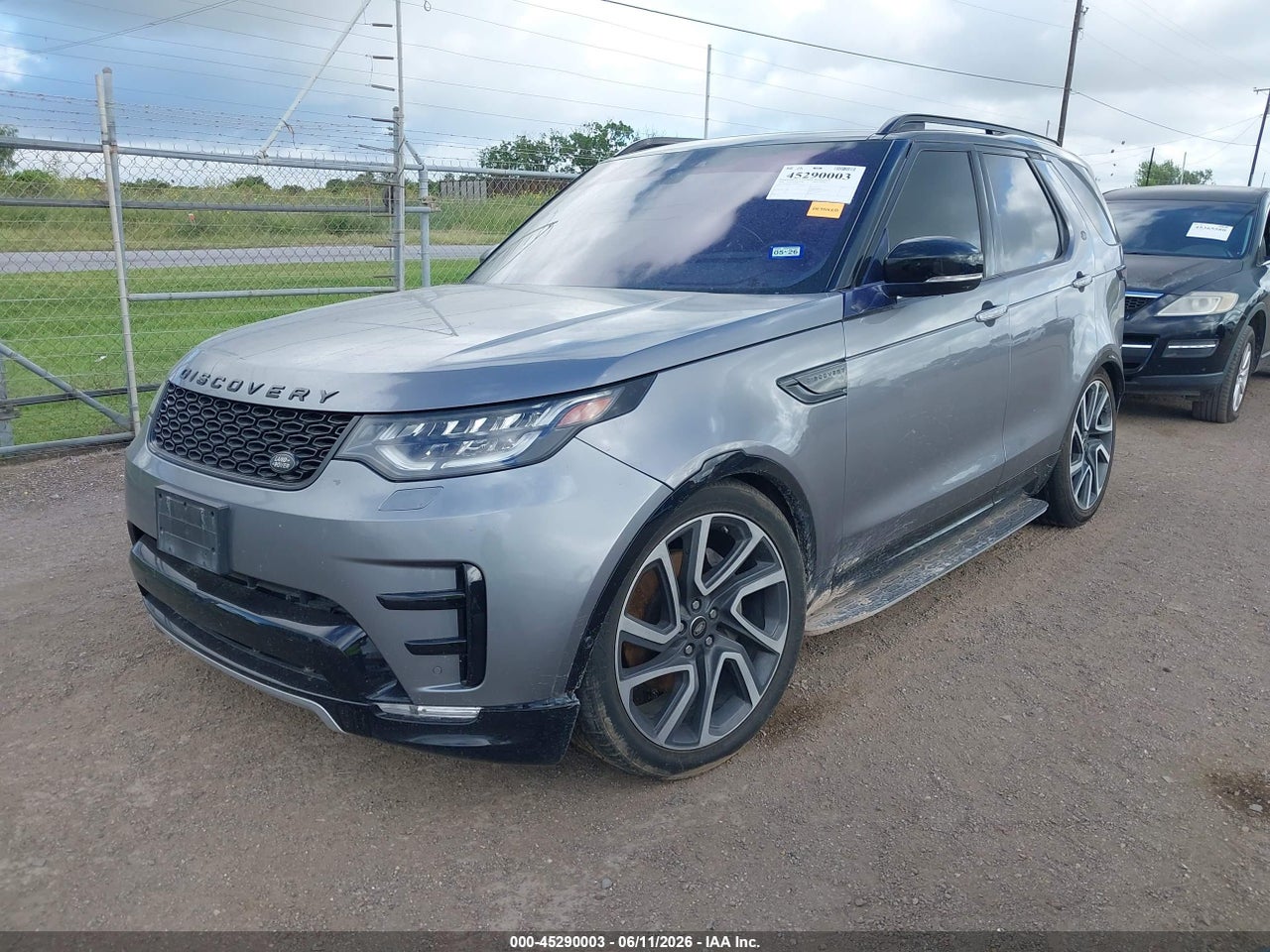 2020 LAND ROVER DISCOVERY HSE LUXURY · 2/10