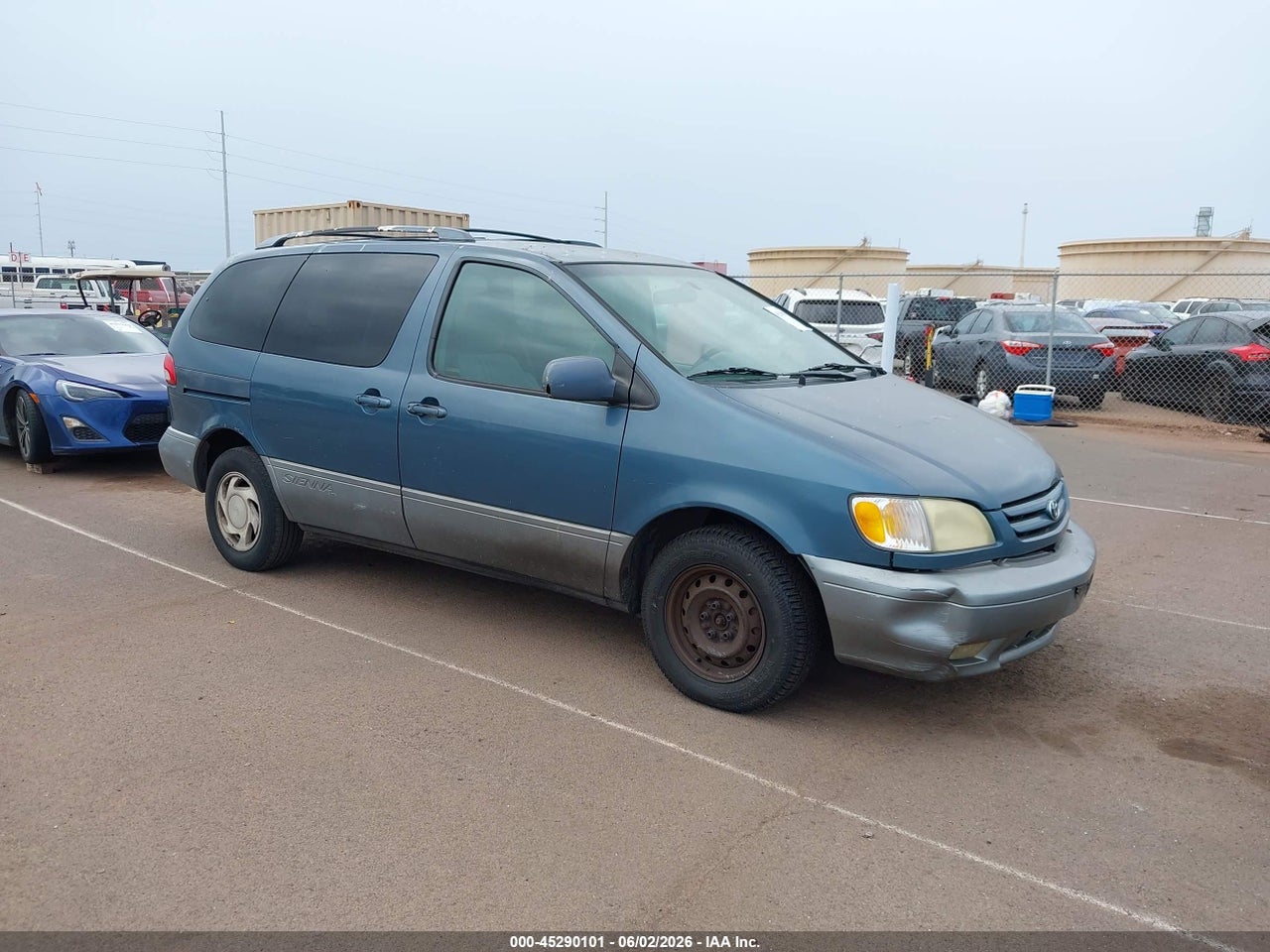 4T3ZF13C61U****** · 2001 TOYOTA SIENNA LE