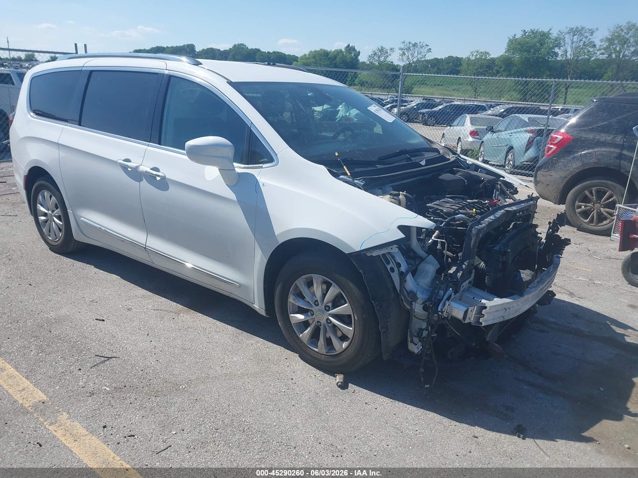 2C4RC1BG4KR****** · 2019 CHRYSLER PACIFICA TOURING L