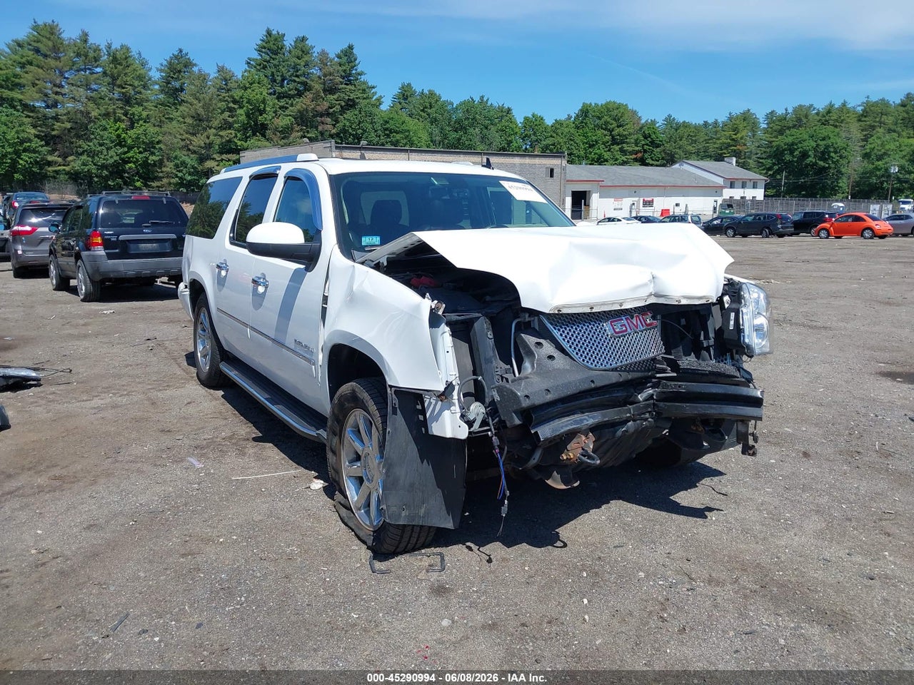 1GKS2MEF8BR****** · 2011 GMC YUKON XL 1500 DENALI