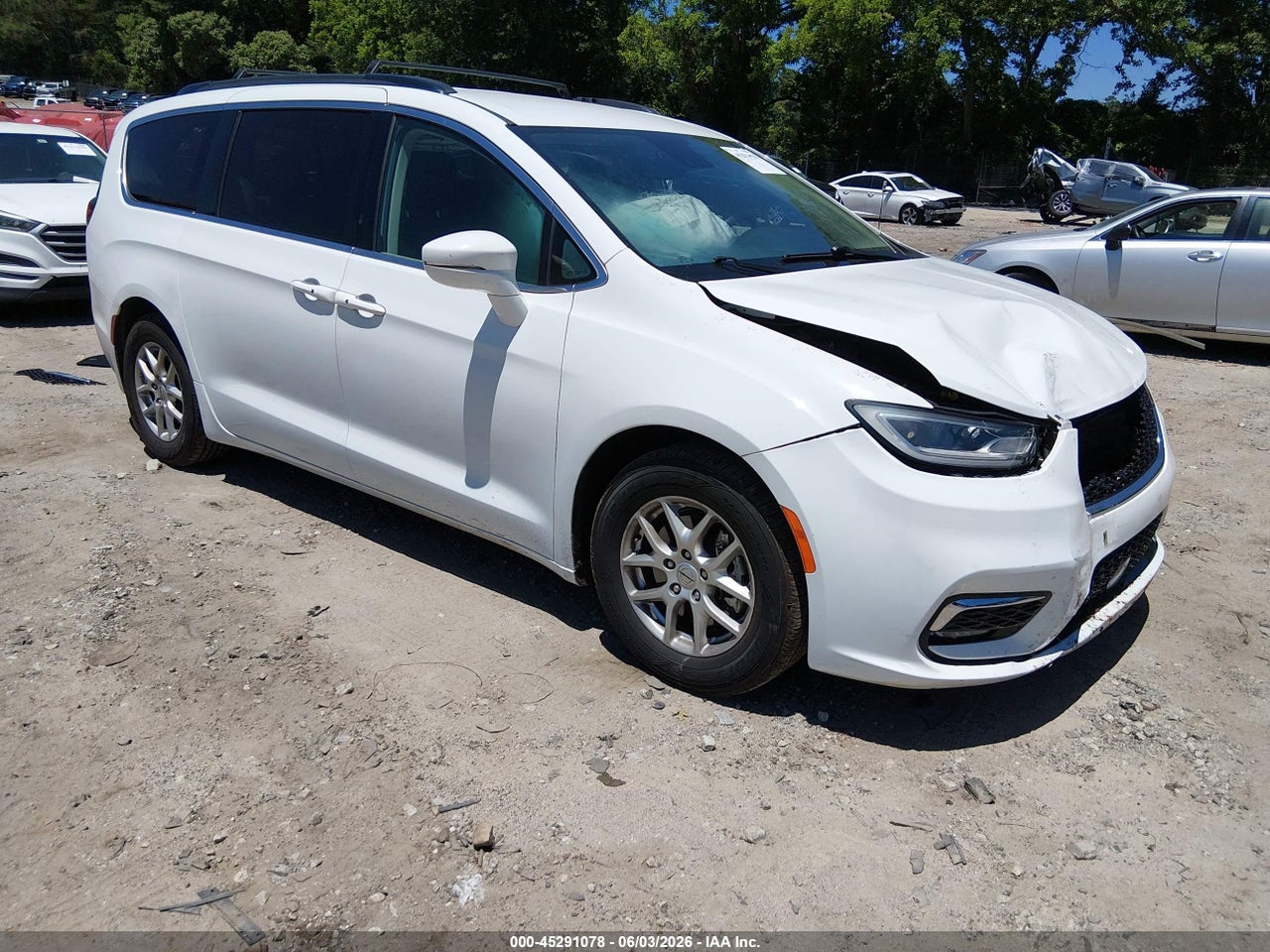 2C4RC1BG7NR****** · 2022 CHRYSLER PACIFICA TOURING L