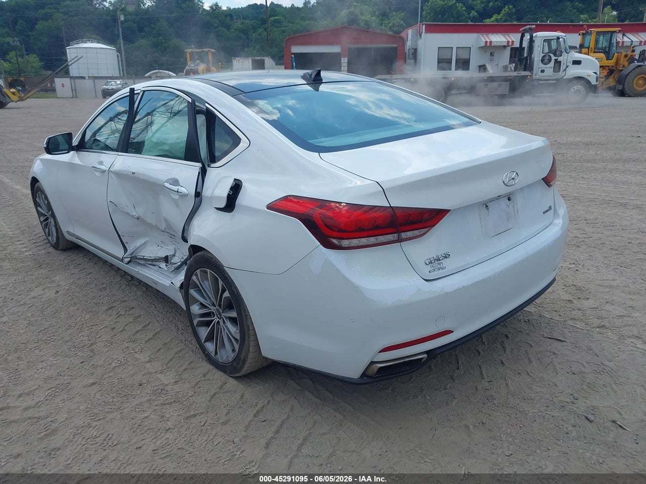 2015 HYUNDAI GENESIS 3.8 · 3/11