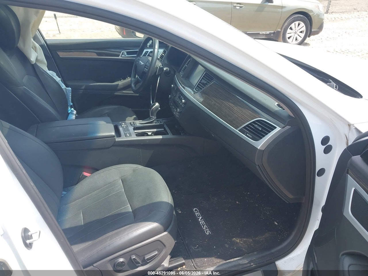 2015 HYUNDAI GENESIS 3.8 · 5/11