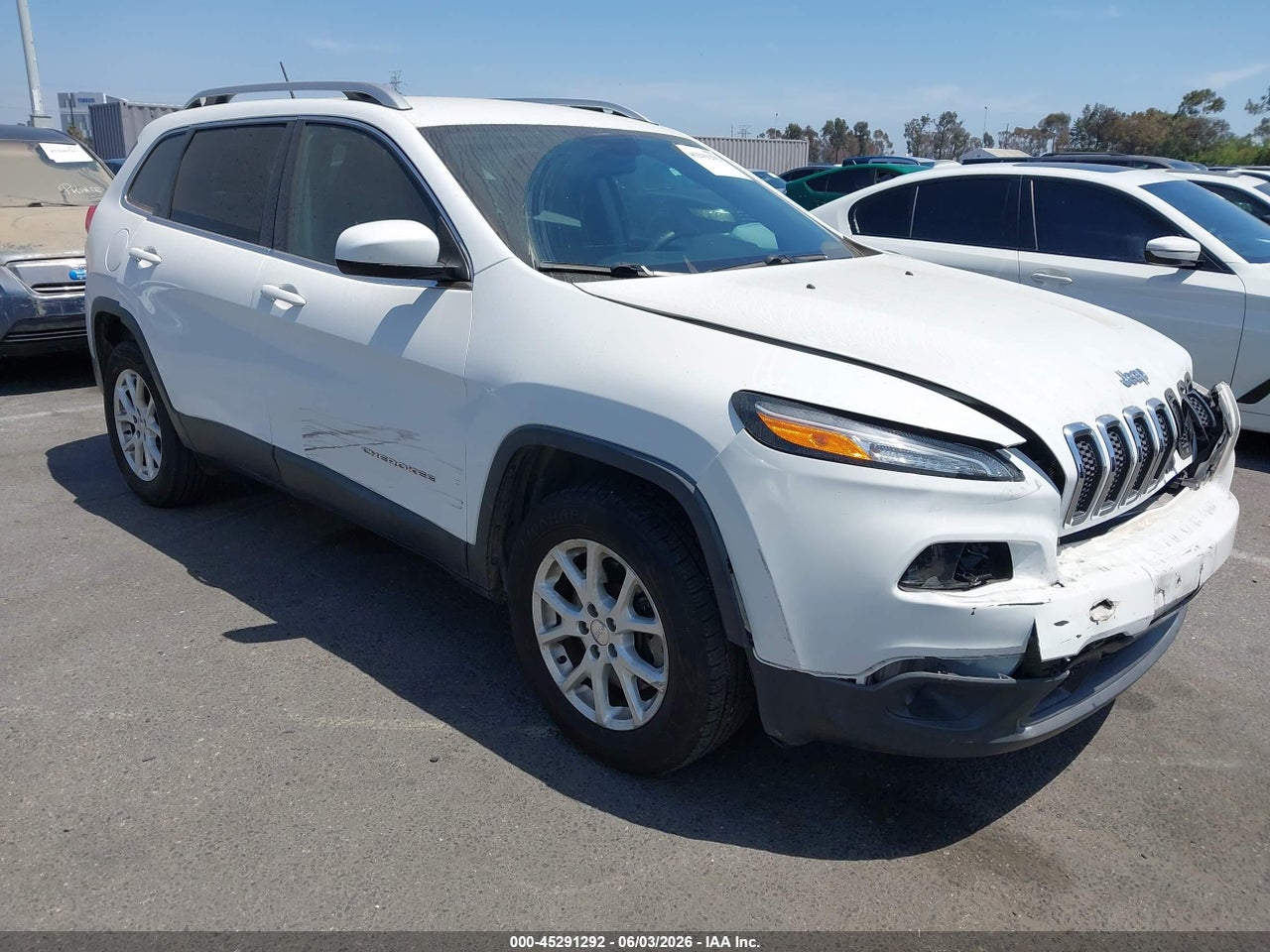 1C4PJMCX9JD****** · 2018 JEEP CHEROKEE LATITUDE 4X4