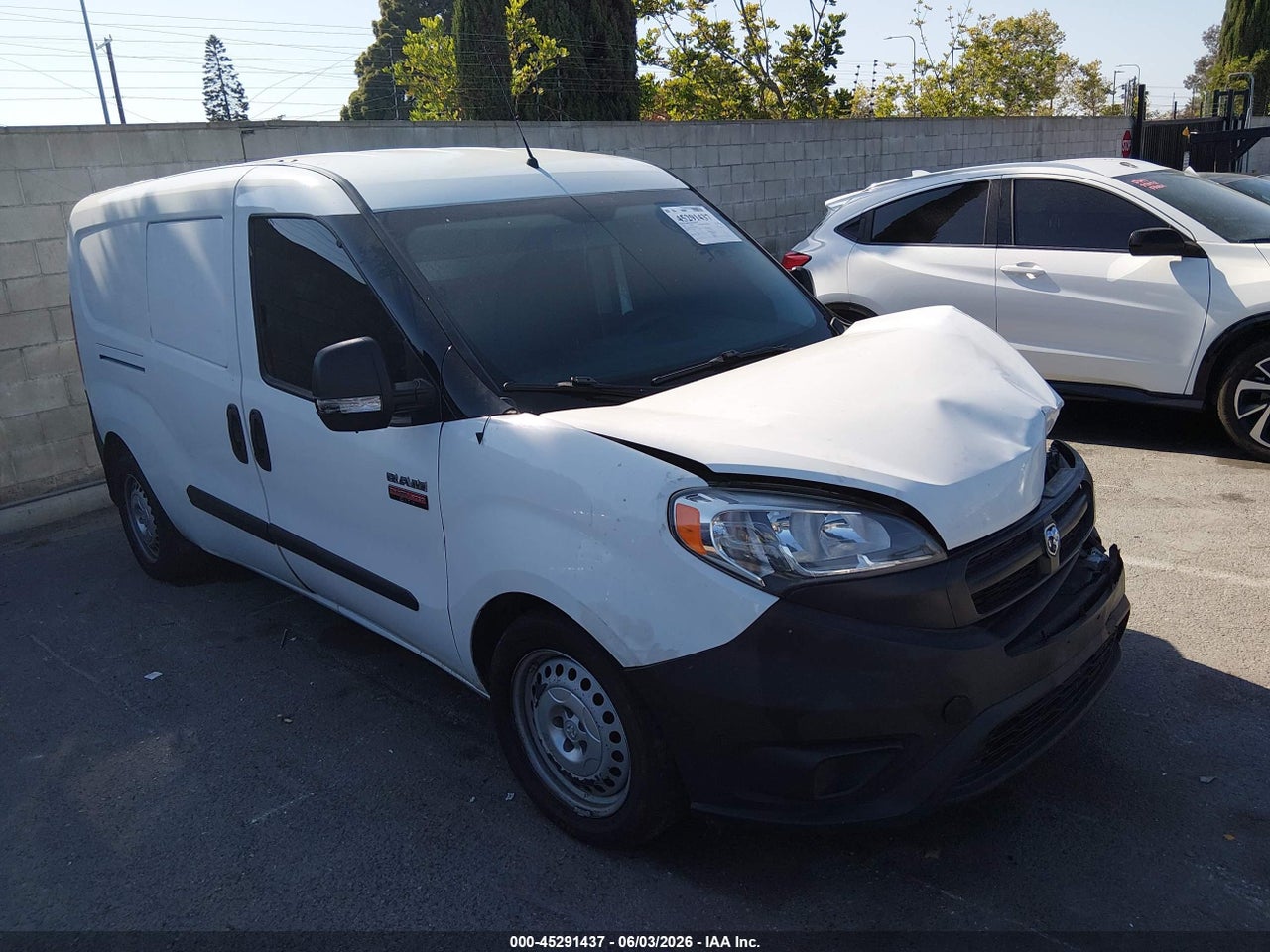 ZFBERFAB6J6****** · 2018 RAM PROMASTER CITY TRADESMAN