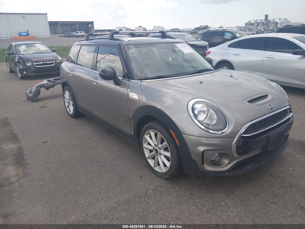WMWLU5C55K2****** · 2019 MINI CLUBMAN COOPER S