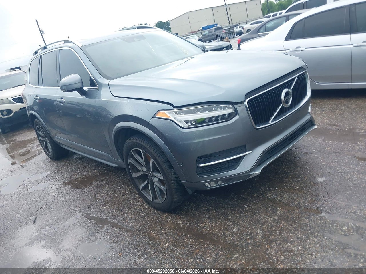 YV4A22PK6J1****** · 2018 VOLVO XC90 T6 MOMENTUM