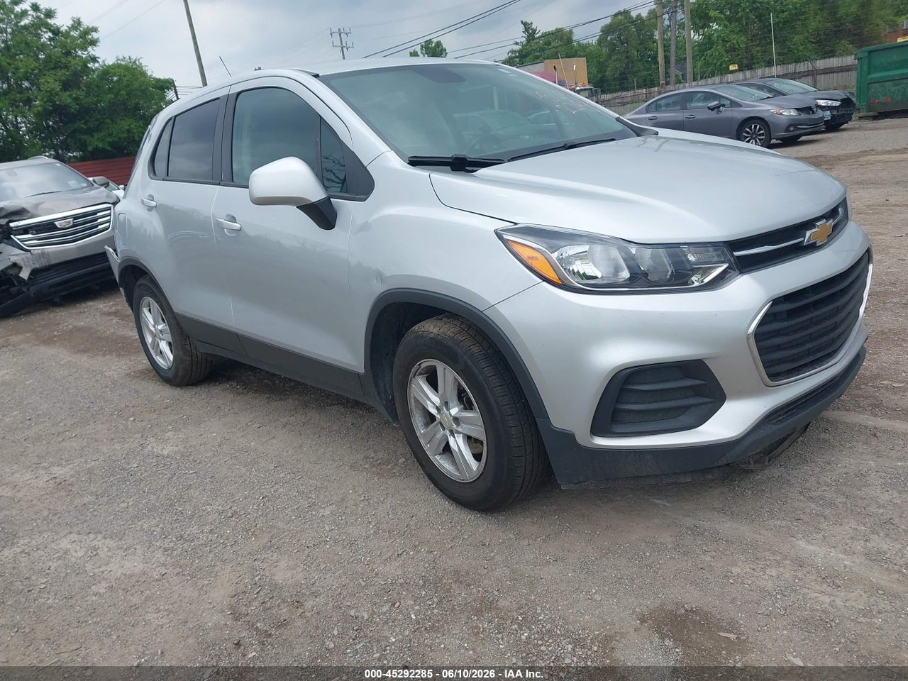 3GNCJKSB2KL****** · 2019 CHEVROLET TRAX LS