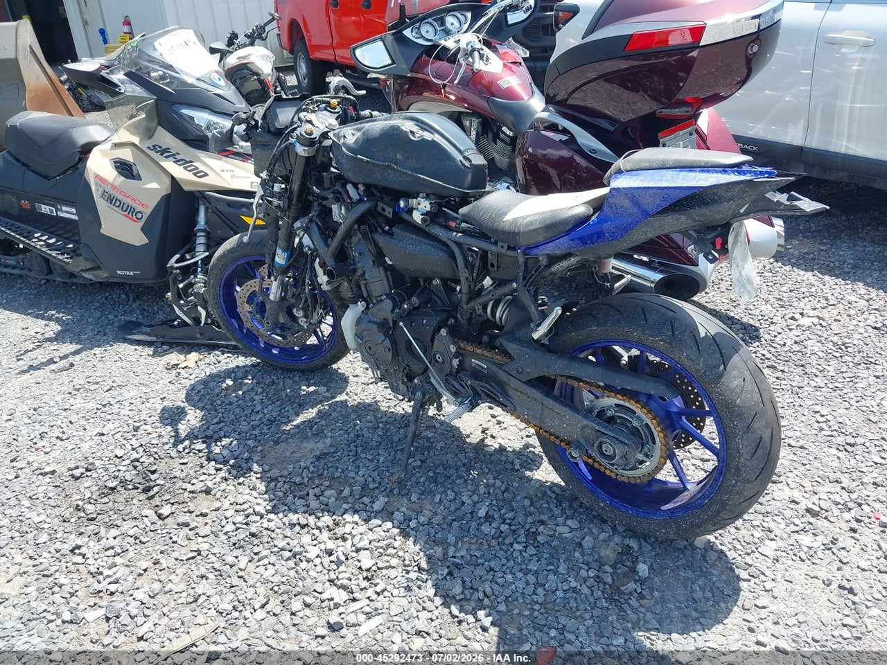 2022 YAMAHA YZFR7 · 3/11