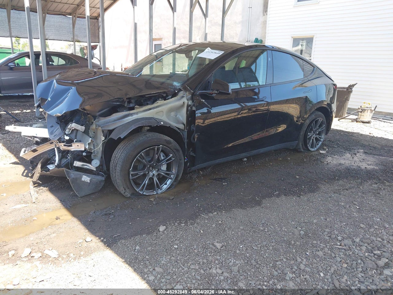2024 TESLA MODEL Y LONG RANGE DUAL MOTOR ALL-WHEEL DRIVE · 2/4
