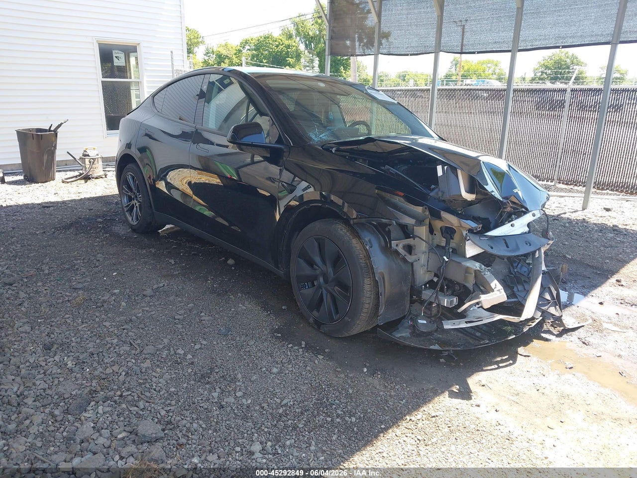 7SAYGAEE1RF****** · 2024 TESLA MODEL Y LONG RANGE DUAL MOTOR ALL-WHEEL DRIVE